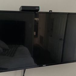 32” Flat Screen TV