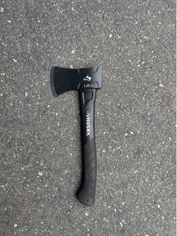 Axe Husky