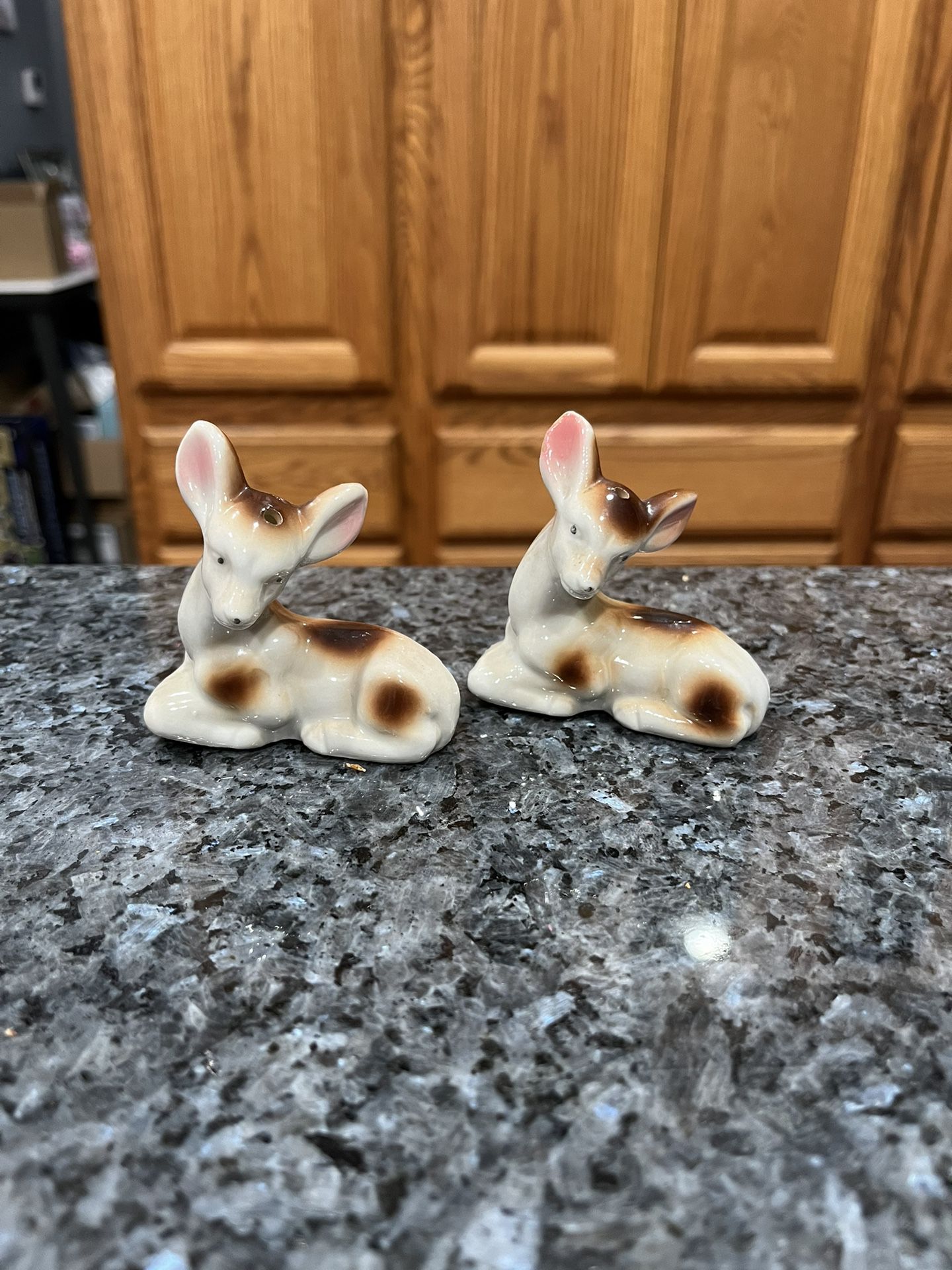 Vintage Japan 1950’s Deer Pair Of Salt And Pepper Shakers.  Preowned With Original Cork Stoppers.  