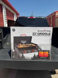Blackstone Adventure Ready Outdoor Griddle, 22 Inch 2-Burner Flat Top Grill with Cover, Black