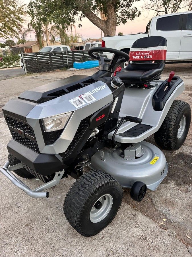Murray
MT200 42 in. 19.0 HP 540cc EX1900 Series Briggs and Stratton Engine Automatic Gas Riding Lawn Tractor Mower