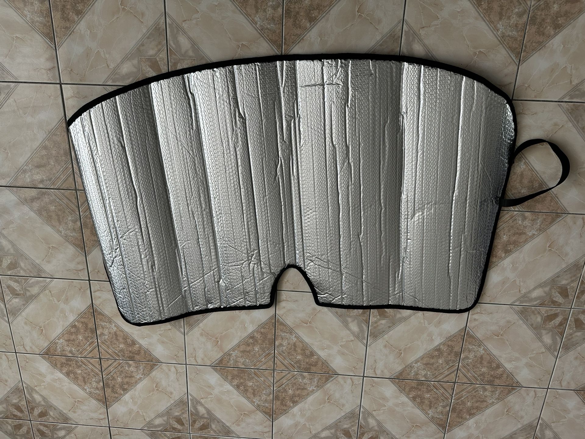 Auto Tech Zone SUV Windshield Sunshade.