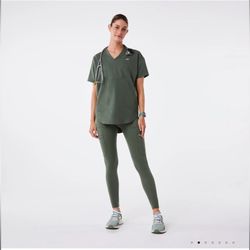 Figs Trendy New Set It Xs Tunic V Neck Plus Leggings