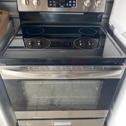 Whirlpool Electric Stove New!