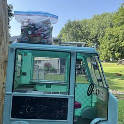 Ice Cream Van For American Dolls 