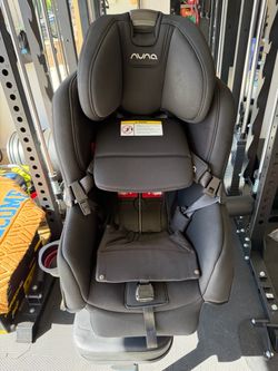 Nuna Rava convertible car seat