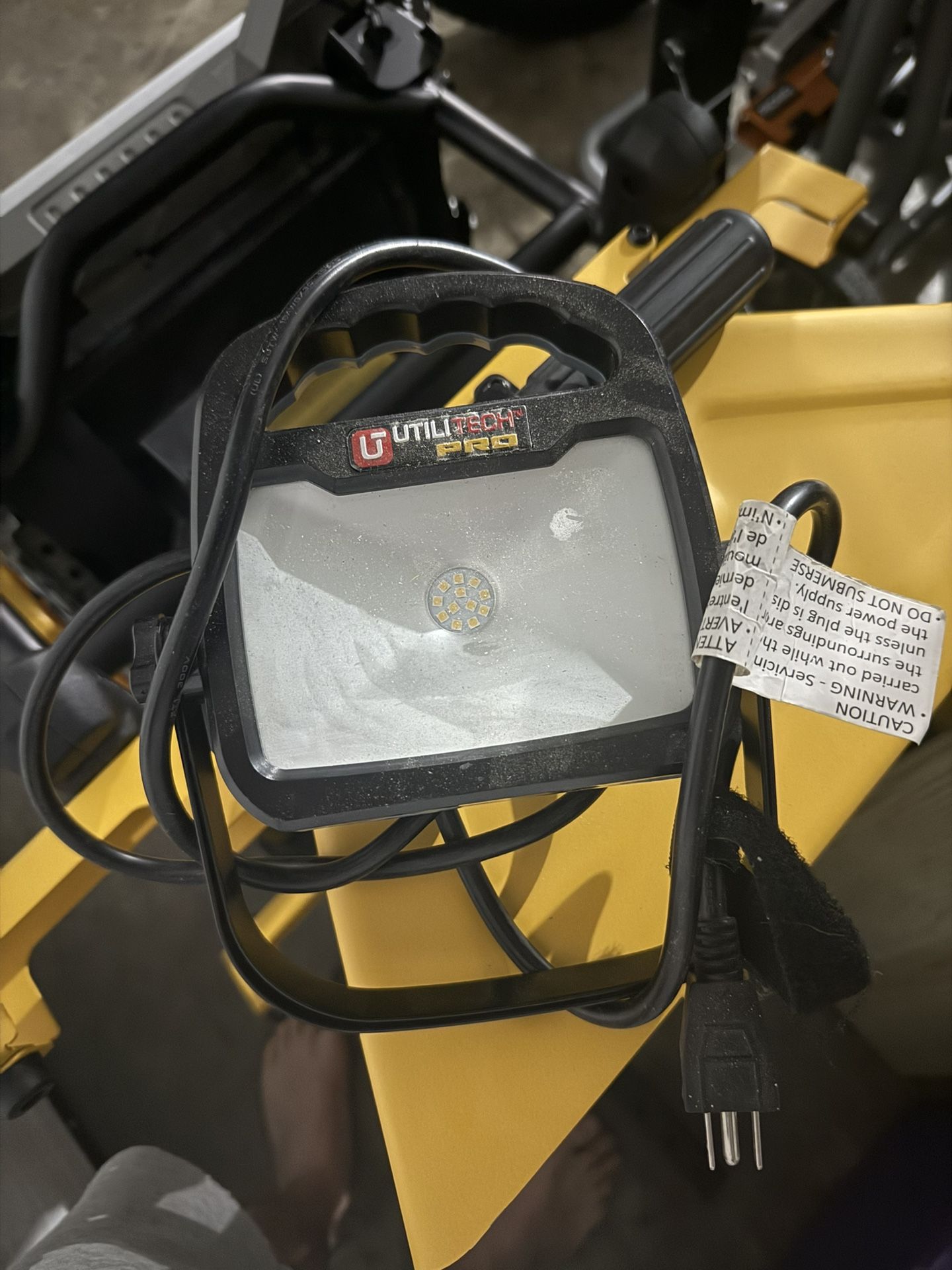 Utilitech Plug In Work Light