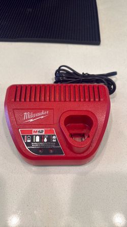 Milwaukee M12 Charger