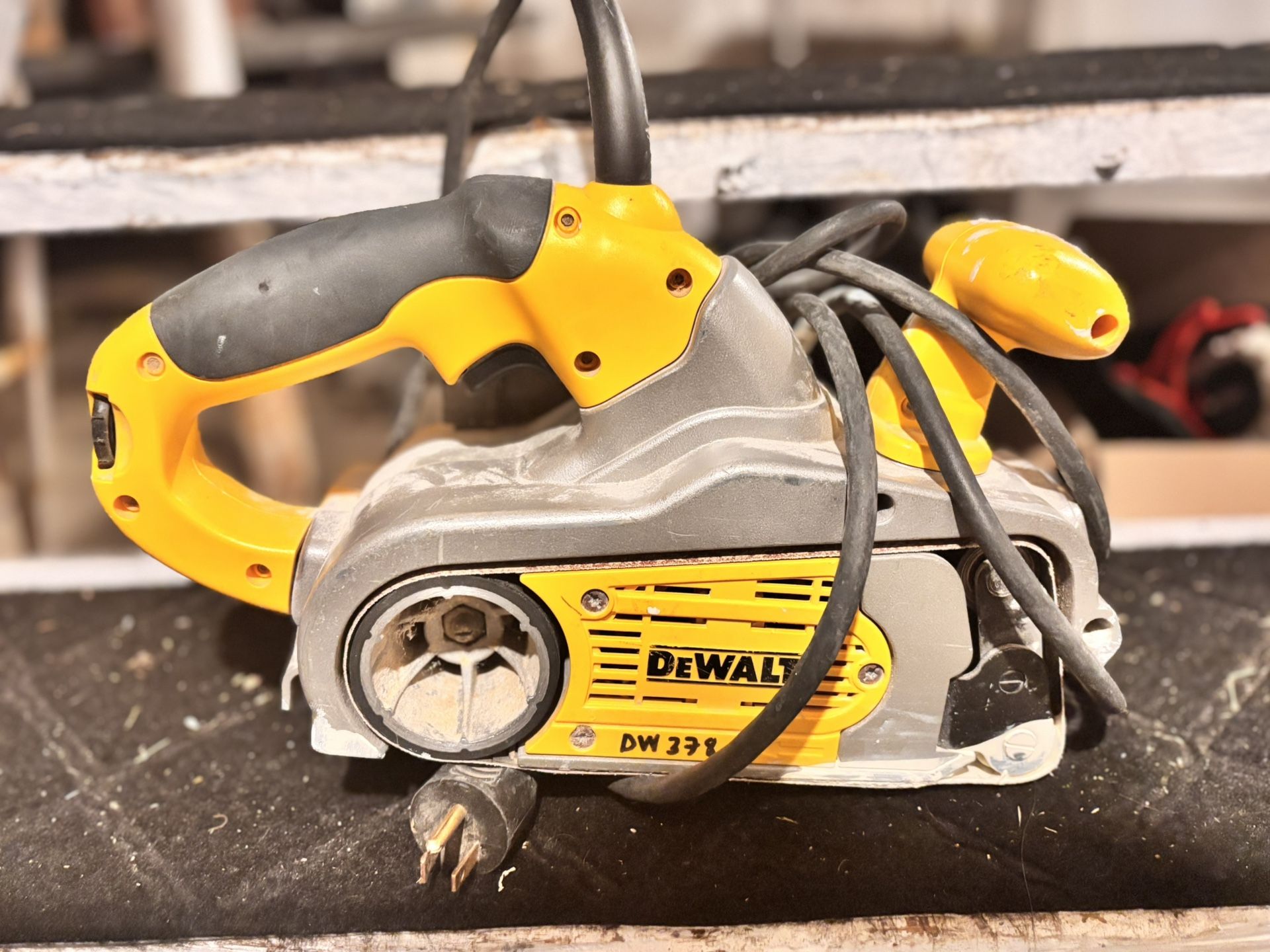 DeWalt DW433 x 21 Variable Speed Corded Belt Sander No Dust Bag