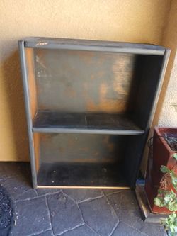 FREE!!!!!  book shelf