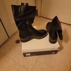 Sz 8 Woman's Sun & Stone Boots