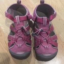 Keen women's water shoes