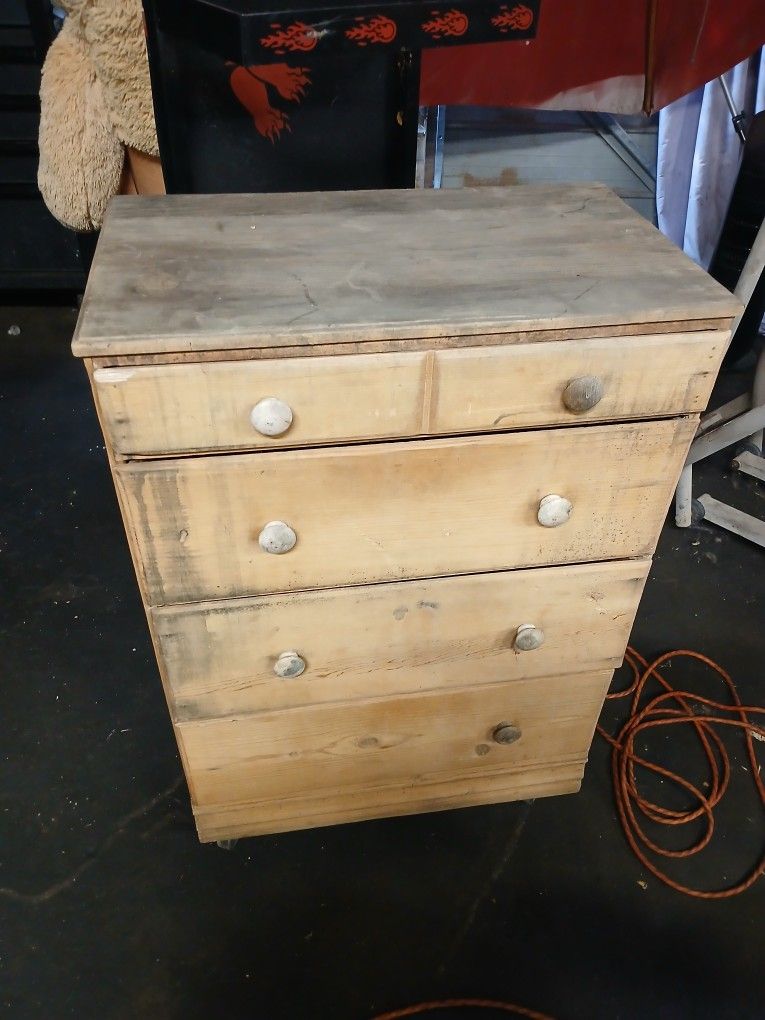 Antique dresser $15