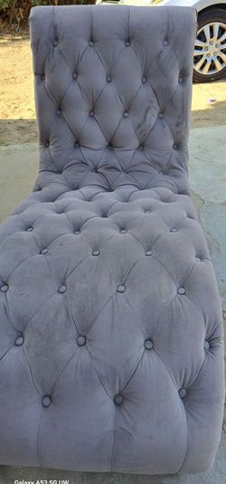 Gray Tufted Chaise Lounge Chair