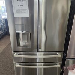 Profile 27.9 cu. ft. Smart 4-Door French Door
Refrigerator with Door-in- Door in Fingerprint
Resistant Stainless Steel
