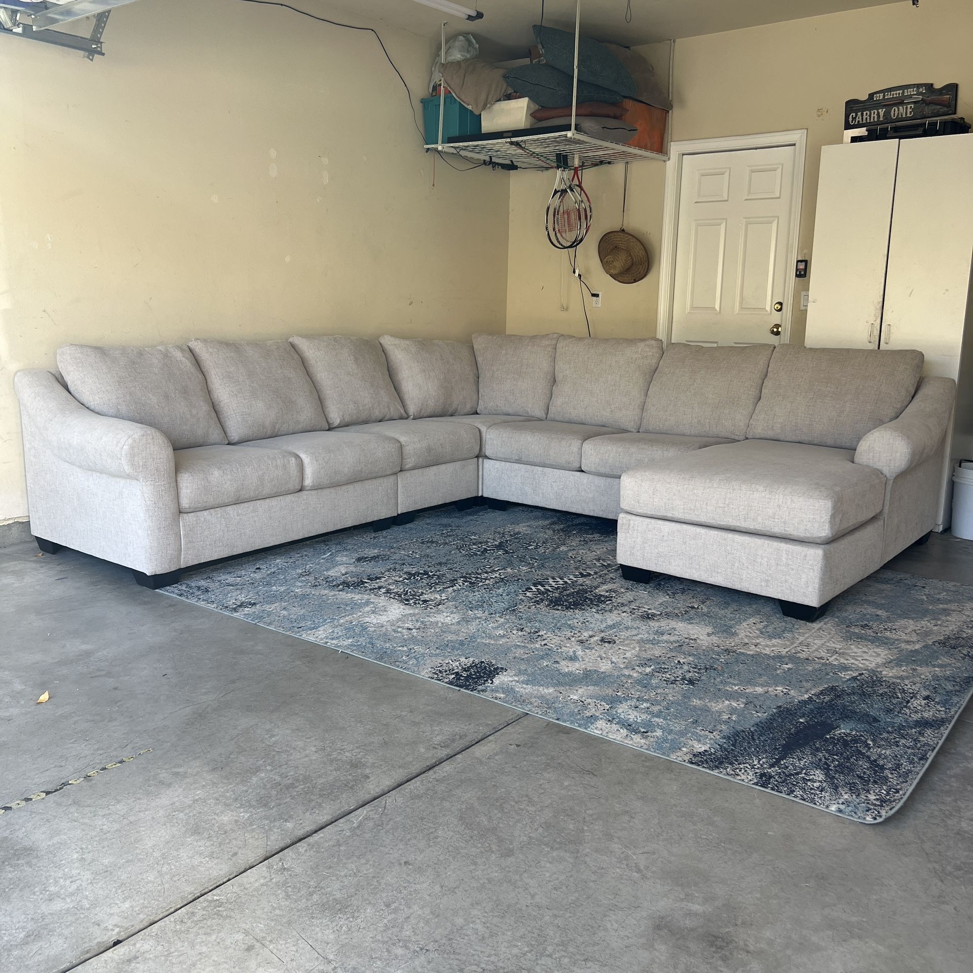 Sectional Sofa Couch Chaise Beige Local Delivery 🚚 