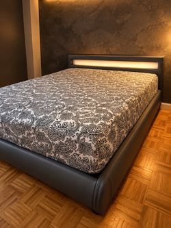 WADE LOGAN MAHURIN LOW PROFILE STORAGE PLATFORM BED - FULL SIZE