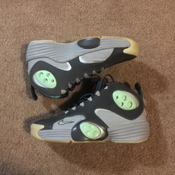 NIKE FLIGHT ONE NRG ‘GALAXY’ SIZE 8 - BOX NOT INCLUDED ** BRAND NEW ** ** NEVER BEEN WORN ** ** MUST BE ABLE TO MEET IN DMV AREA **