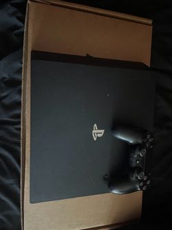 PS4 Pro 1TB (HEN 11.00 + GoldHEN) + 1 Controller