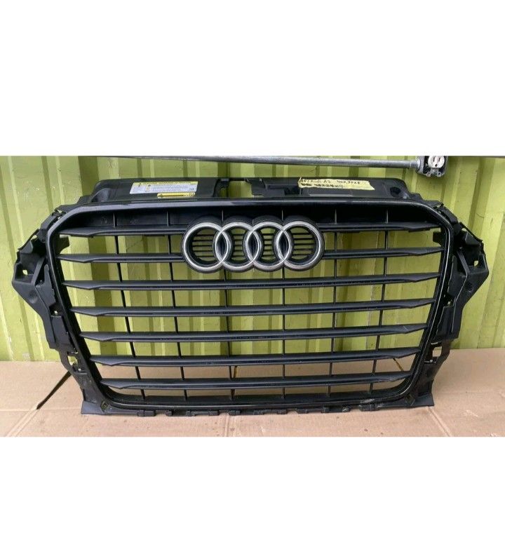 15-16 AUDI A3 FRONT GRILLE ASSEMBLY (USED)