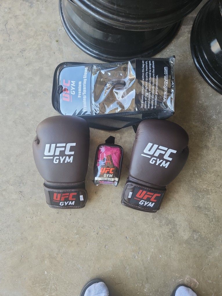 Ufc Boxing Gloves And Wraps