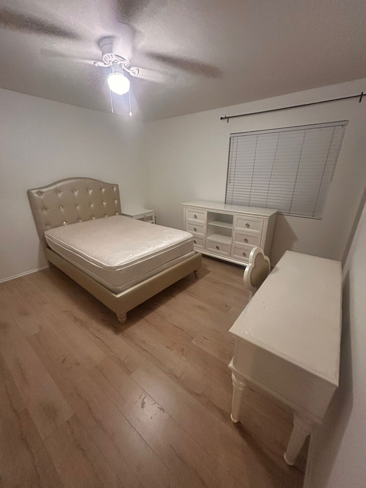Full 3 Items Bedroom Set 300