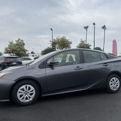 2016 PRIUS TWO $18.995