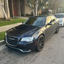2017 Chrysler 300