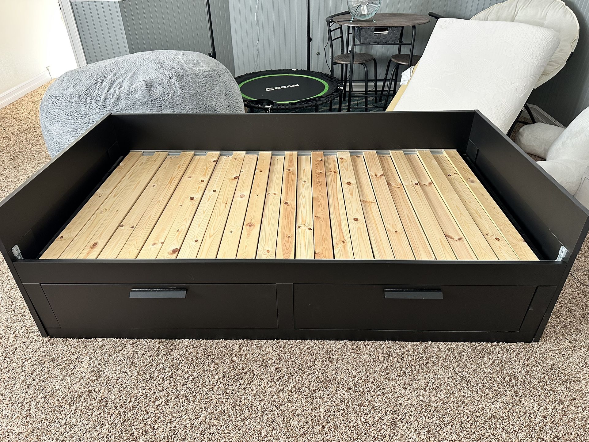 Day Bed with Drawers