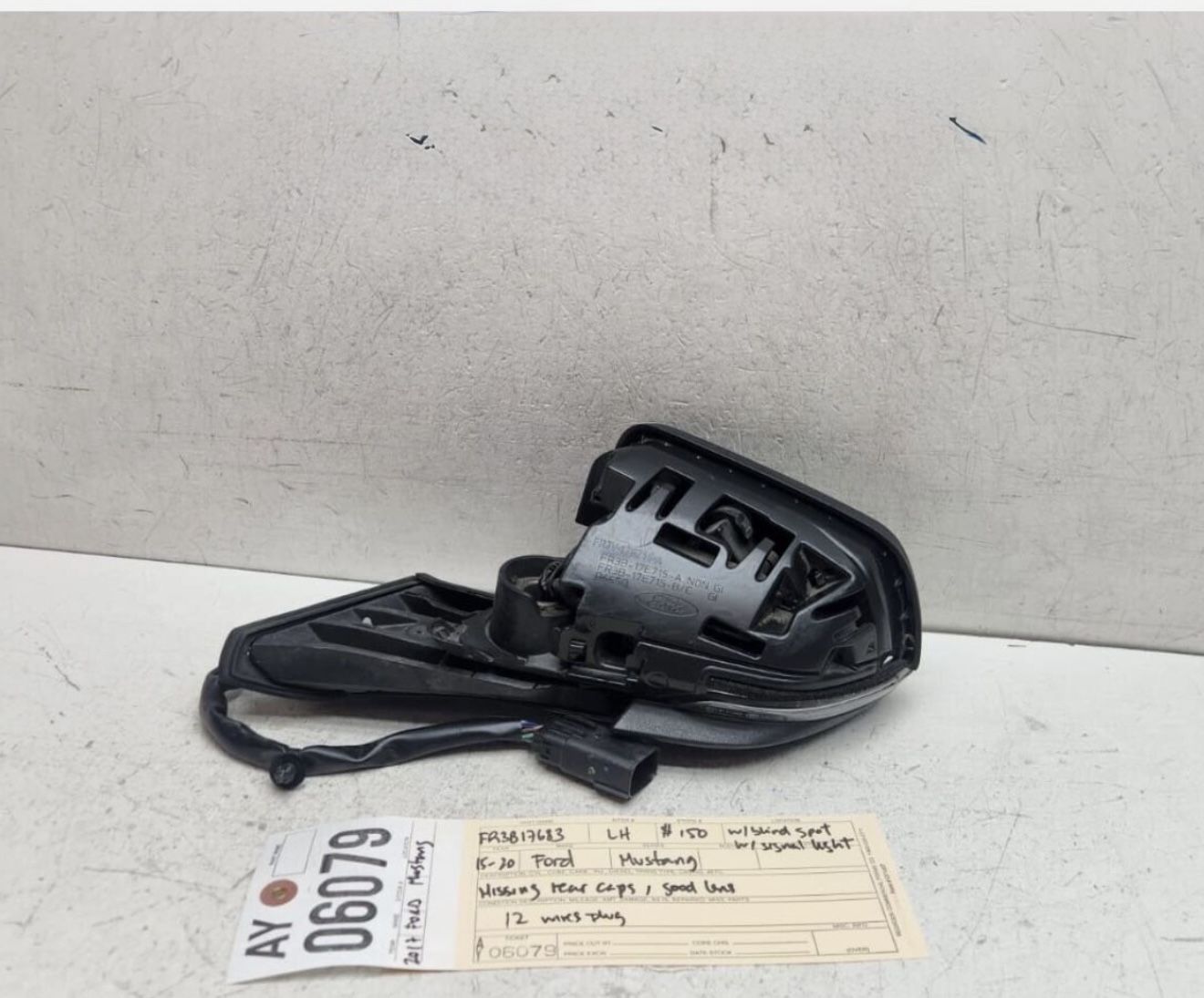 missing cover 2015 - 2018 - 2020 FORD MUSTANG LEFT W/BLIND SIGNAL MIRROR OEM AY06079