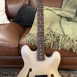 Fender Tom Delonge Starcaster
