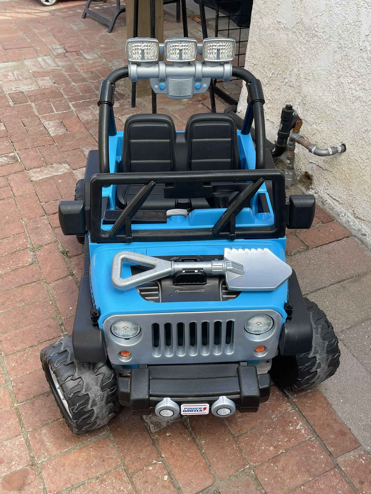 Power Wheels Jeep Wrangler Rubicon with Sounds and Working Light Bar Multi Terrain Traction 2 Seater 2.5mph 5mph for Sale in San Fernando CA OfferUp