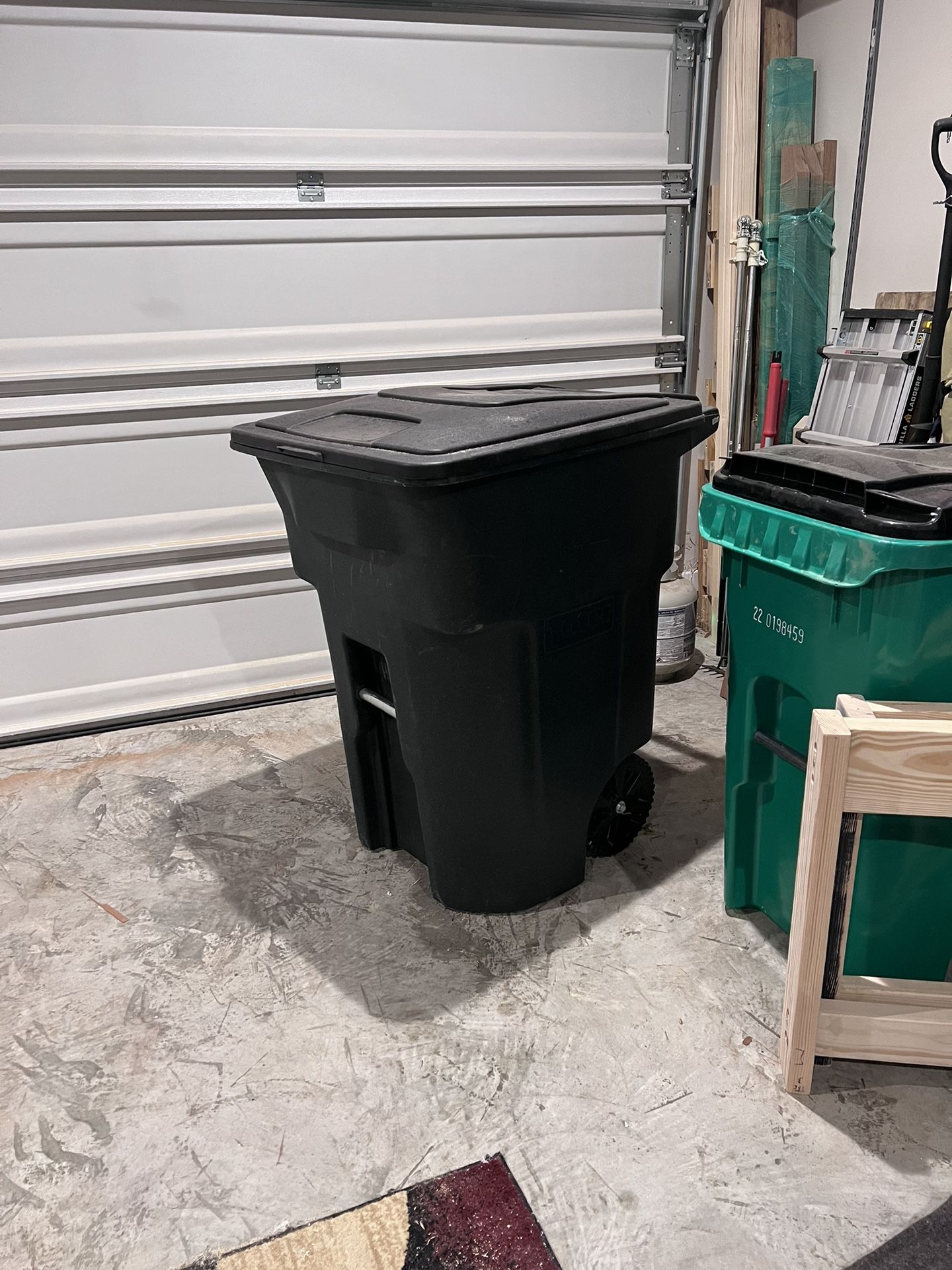 Toter 96 Gallon Outdoor Trash Can