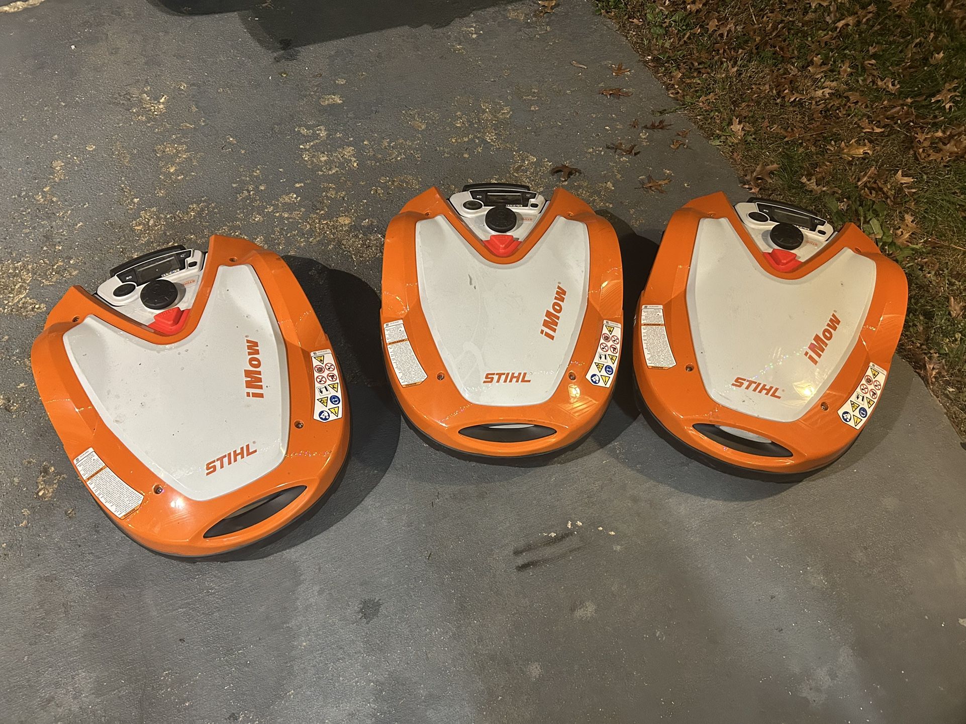Stihl RMI 632 PC-L iMow 11 in. 240 V Battery Self-Propelled Robotic Lawn Mowers - Brand New