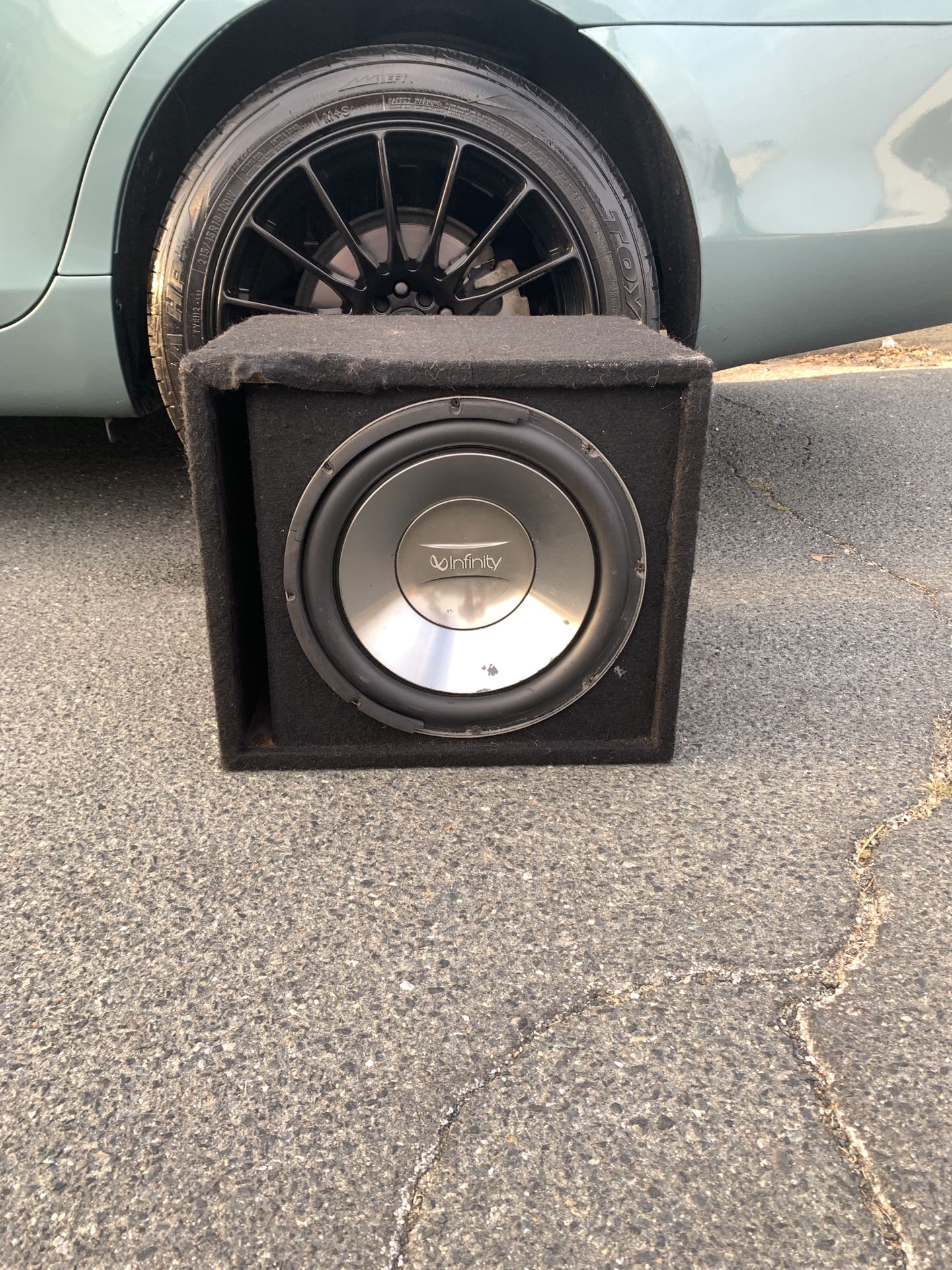 12in Infinitys Subwoofer/speaker 