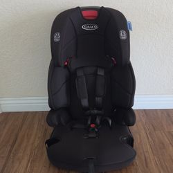 Graco Tranzitions 3-in-1 Harness Booster Car Seat, Like New ( Price Firm!)