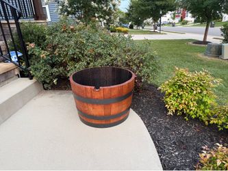 Deluxe Barrel Planters