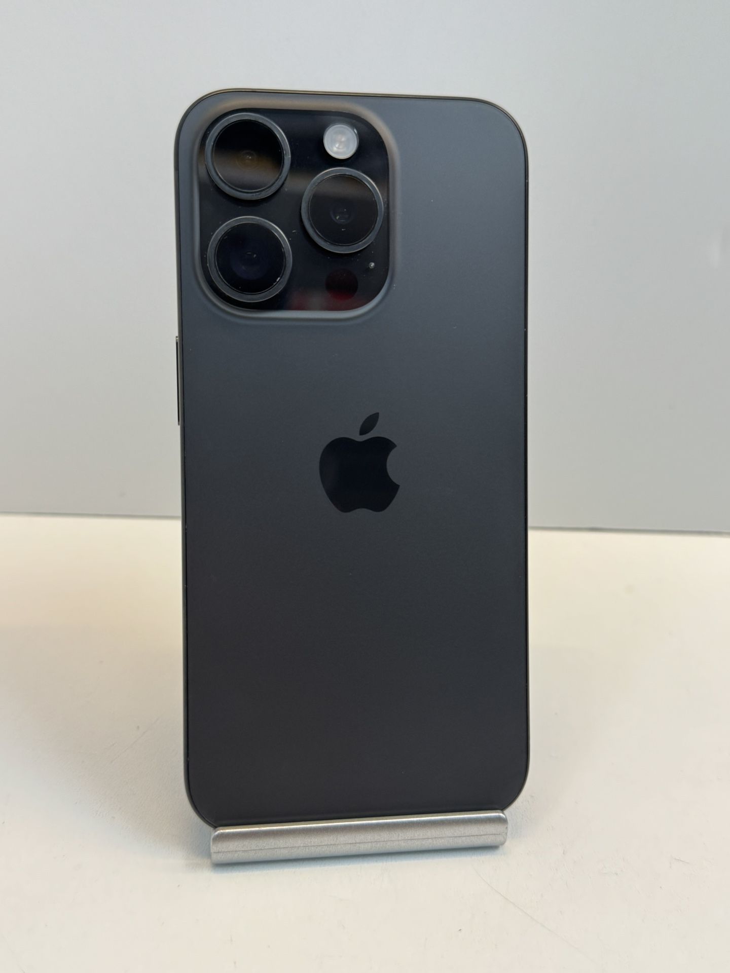 Apple iPhone 15 PRO 256gb. ? Cellphone Unlocked )