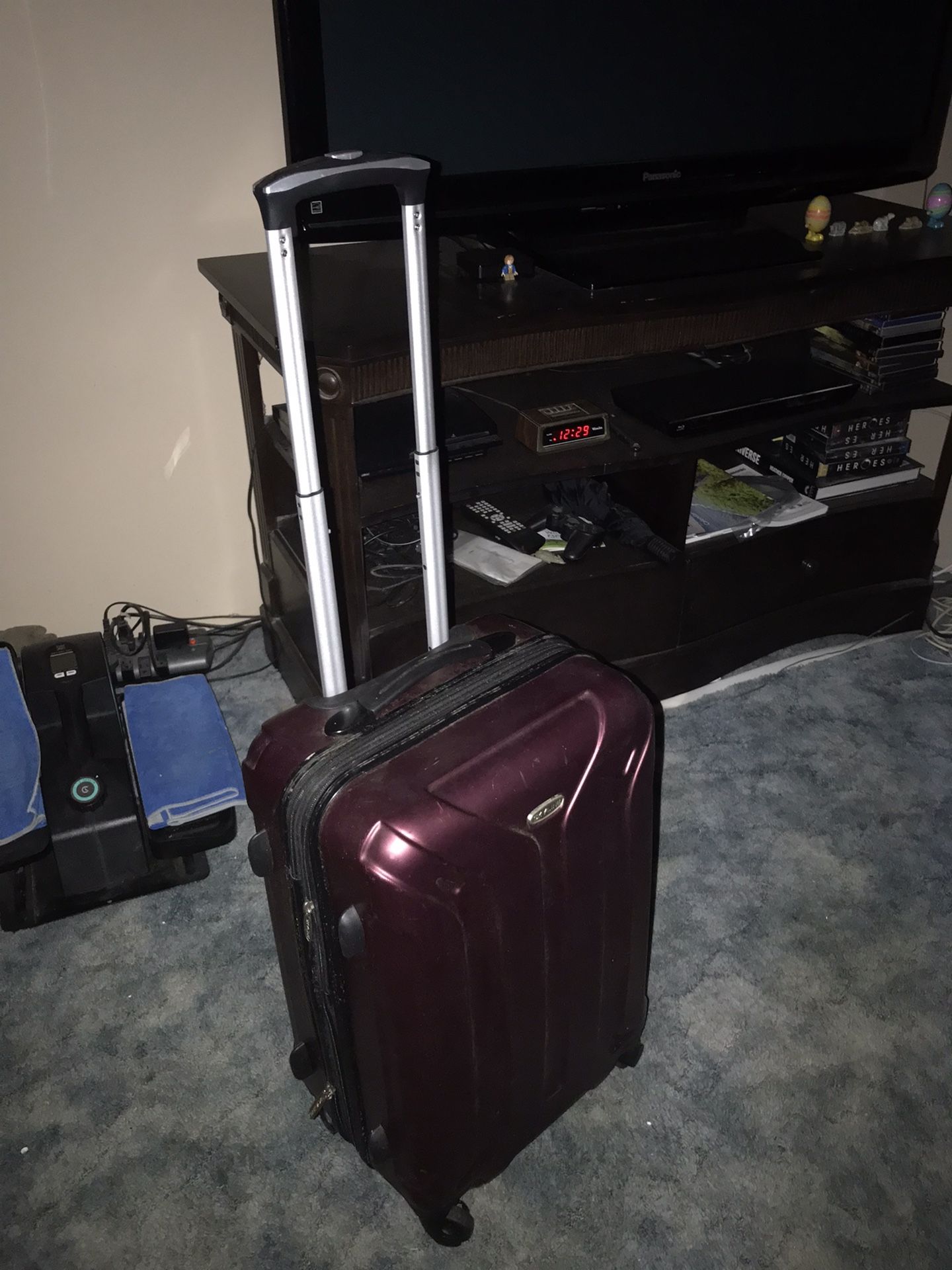 Lnew Hard Shell Four Wheel Spinner Carry On Luggage With Handle Only $30 Firm