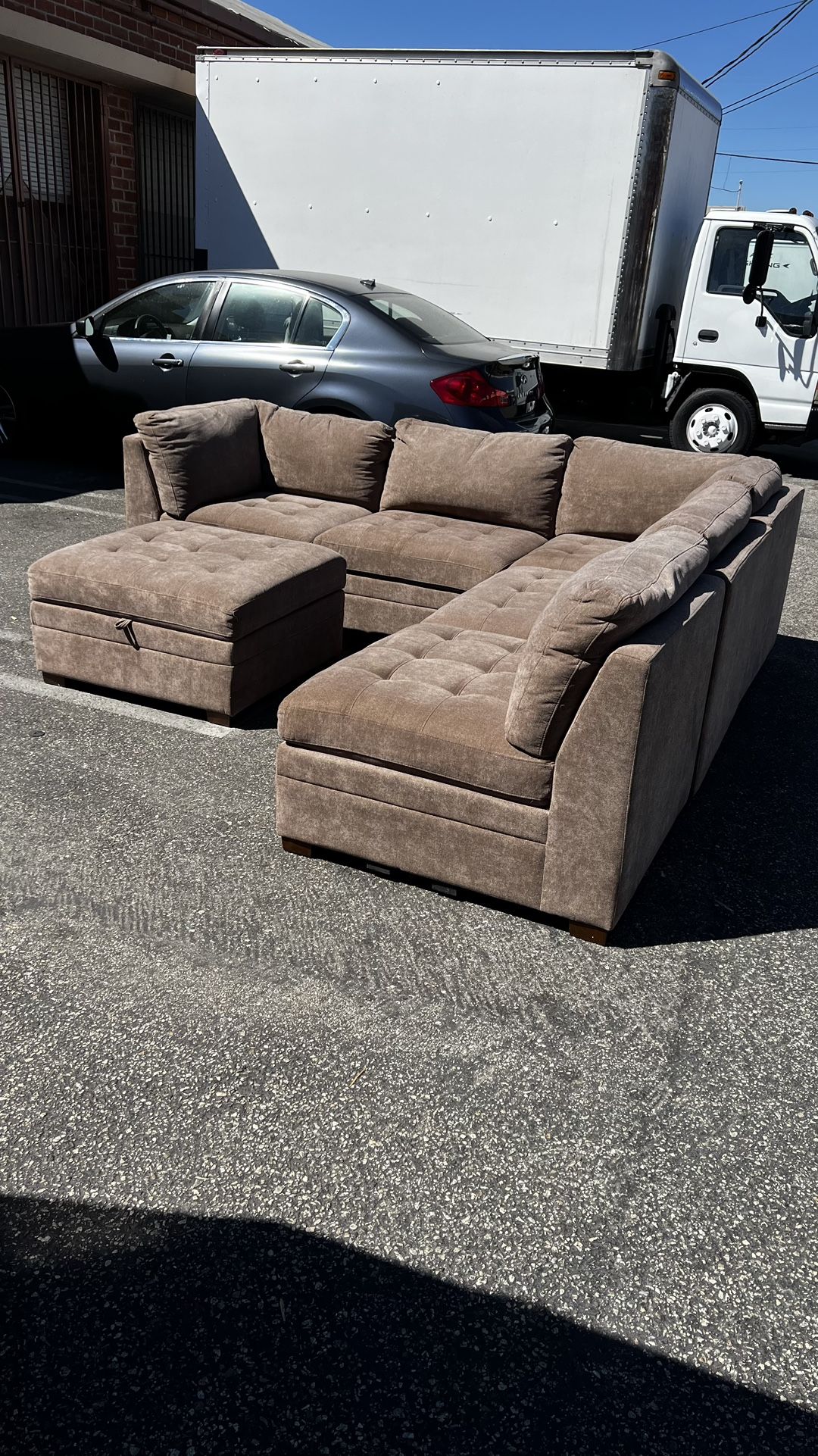 Thomasville Tisdale Modular Sectional 6-piece Brown with Storage Ottoman