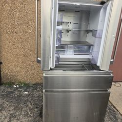 samsung Four Doors Stainless Steel Refrigerator. 