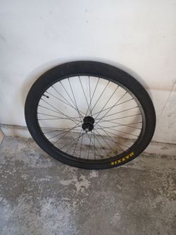 Black 29er rim
