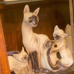 Antique Cat with Kittens 