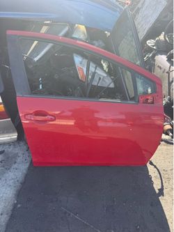 2016 Toyota Prius C Right Front Door $350