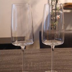 Classy Pair Of Wine Glasses 