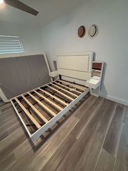 Bed frame / Nightstands
