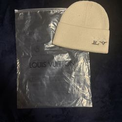 Cream Louis Vuitton beanie #luxuryaccessories