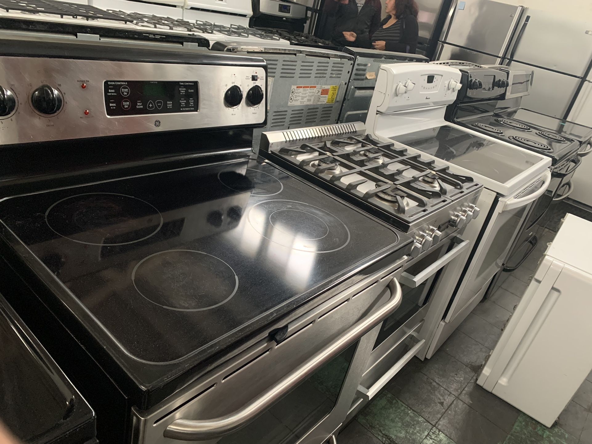10 Types Of Stoves/Cooktops (And The Pros Cons Of Each)
