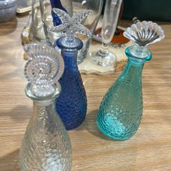 Ocean Themed Pebbled Glass Bottles w/ Clear Starfish & Shell Stoppers