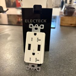 4 Pk Electeck 3.6A Dual USB Wall Outlet Receptacle, 20A/125V/2500W,white
